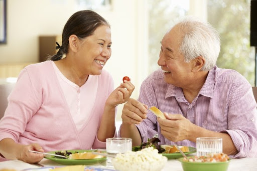 Chế độ dinh dưỡng cho người cao tuổi tăng cường sức khỏe, phòng ngừa bệnh tật